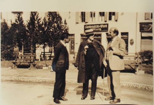 Ο Κωνσταντίνος Καραθεοδωρή με τους Χίλμπερτ και Κριτικό.