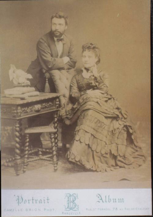 Ο Στέφανoς Καραθεοδωρή με τη σύζυγό του Δέσποινα Πετροκόκκινου.