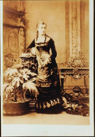 Η Δέσποινα Πετροκόκκινου - Καραθεοδωρή