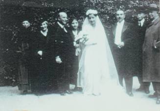 Γαμήλια φωτογραφία της Δέσποινας Καραθεοδωρή με τον Θεόδωρο Σκούταρη.