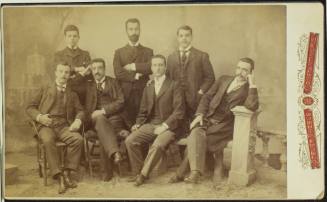 Φωτογραφία του Κωνσταντίνου Καραθεοδωρή με τα ξαδέλφια του.