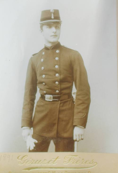 Καραθεοδωρή Κωνσταντίνος με στρατιωτική στολή.