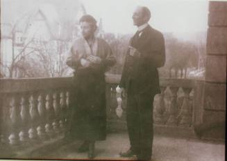 Ο Κωνσταντίνος Καραθεοδωρή στο μπαλκόνι του σπιτιού του.